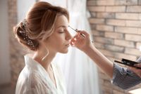 chica-maquillaje-novia