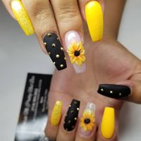 diseño-de-uñas-girasol